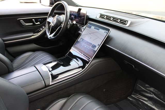 Used 2022 Mercedes-Benz S 500 4MATIC w/ AMG Line Package image 13