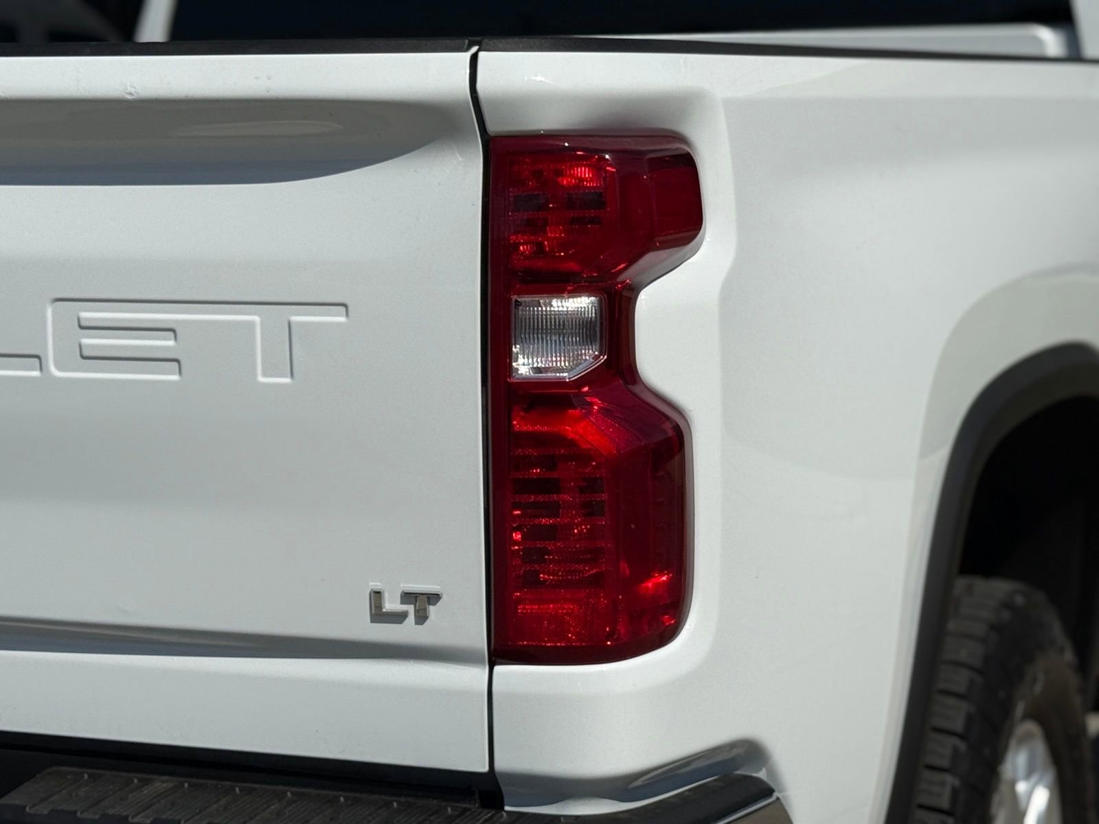 Used 2024 Chevrolet Silverado 2500 LT AWD/4WD image 11
