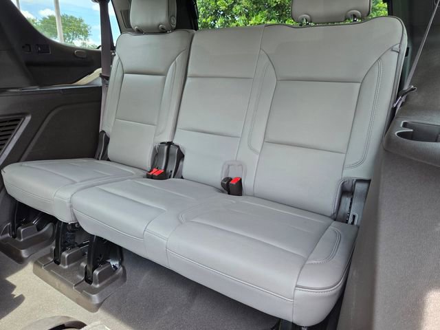 Used 2022 GMC Yukon SLT w/ SLT Luxury Package AWD/4WD image 13