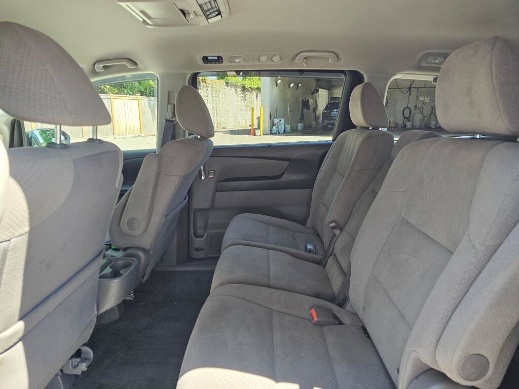 Used 2017 Honda Odyssey SE image 18