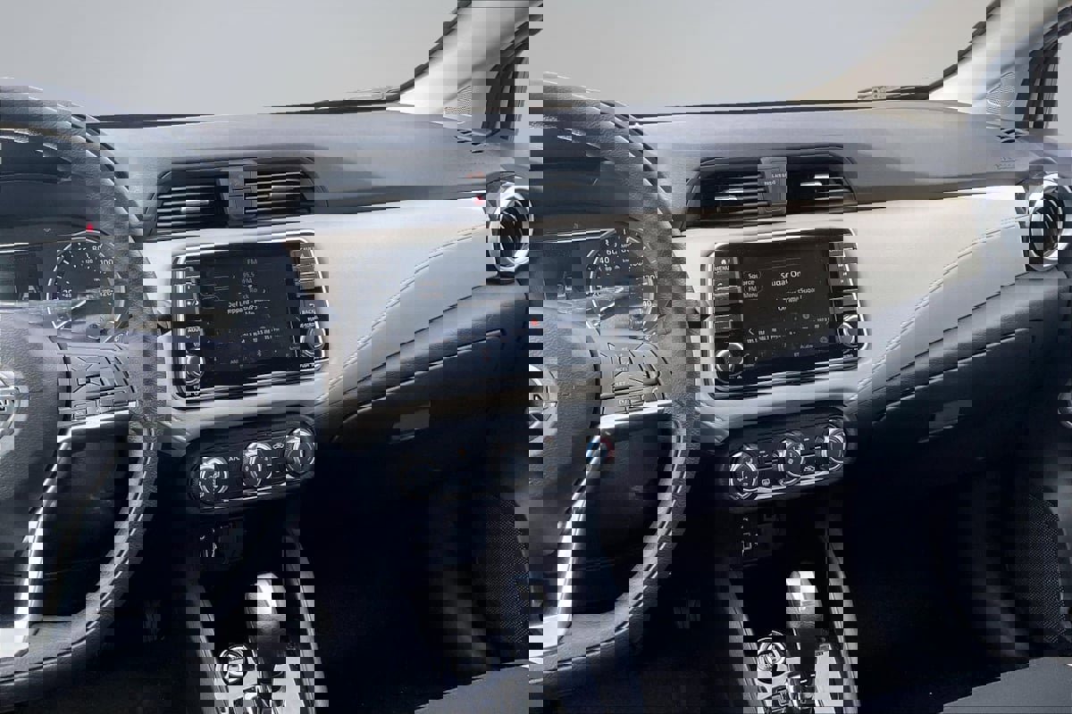 Used 2021 Nissan Versa SV image 6