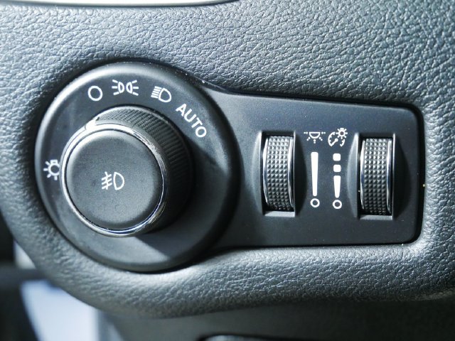 Certified 2016 Jeep Cherokee Latitude AWD/4WD image 23