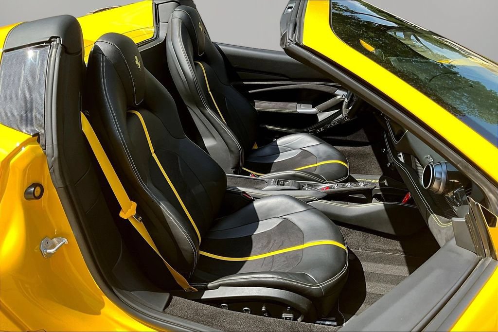 Used 2022 Ferrari F8 Tributo RWD image 23