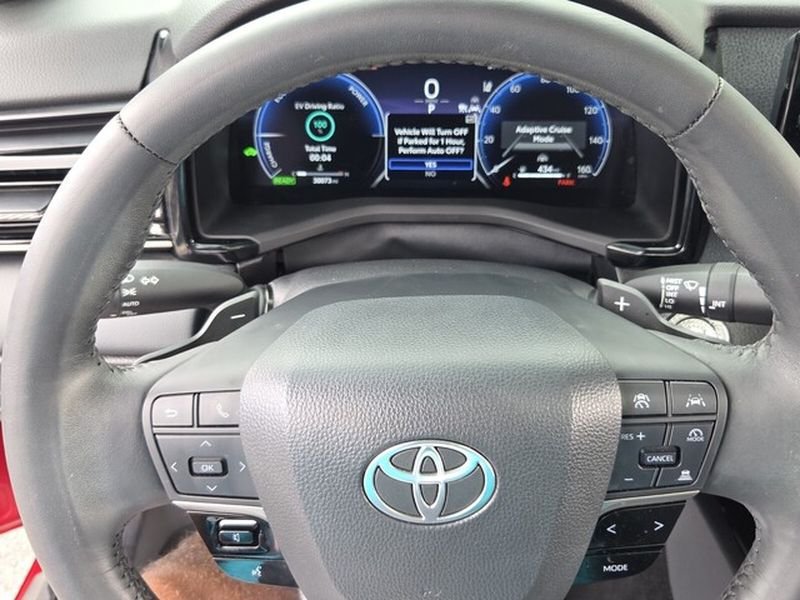 Used 2025 Toyota Camry XSE FWD image 23