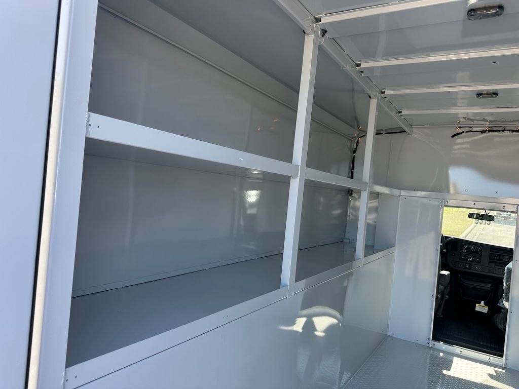 New 2025 Chevrolet Express 3500 Work Van w/ Power Convenience Package image 6