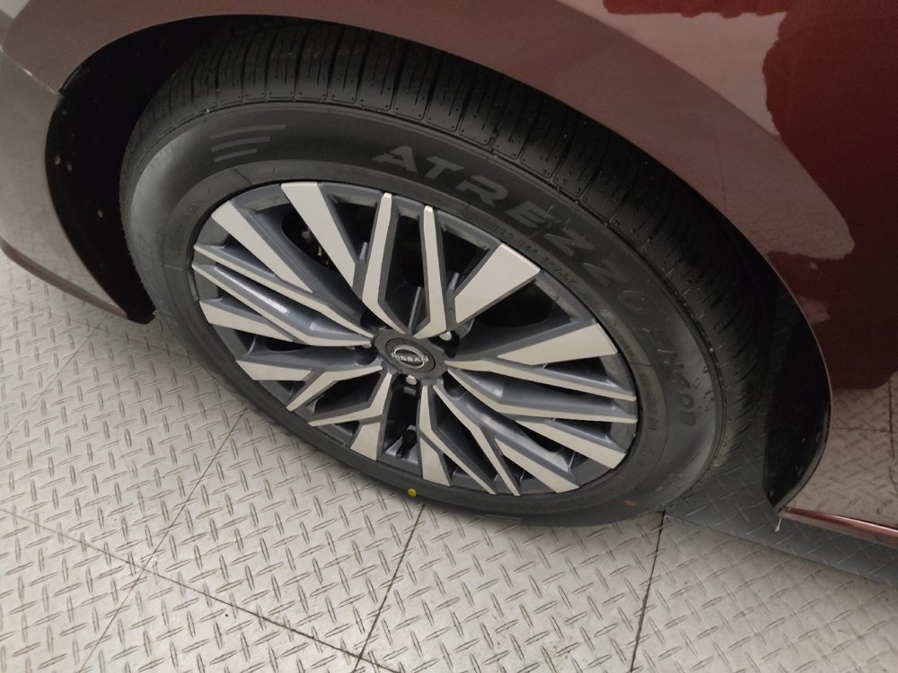 Used 2025 Nissan Altima 2.5 SV FWD image 31