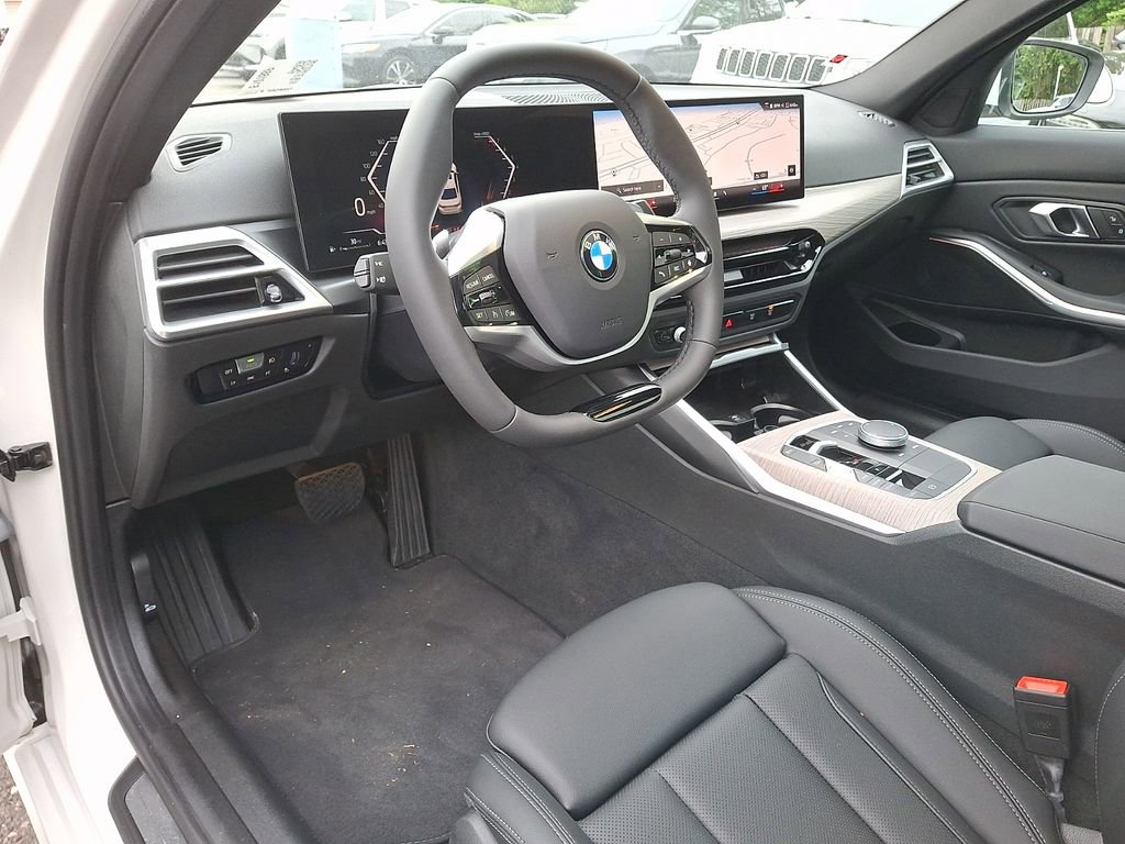 Certified 2025 BMW 330i xDrive Sedan AWD/4WD image 9