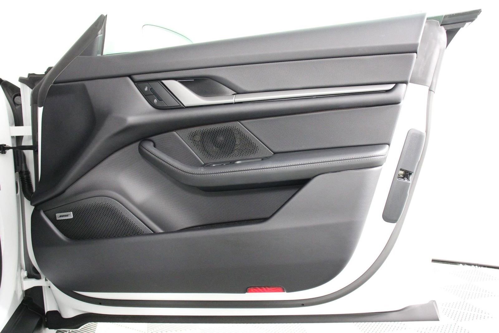 Certified 2025 Porsche Taycan image 23