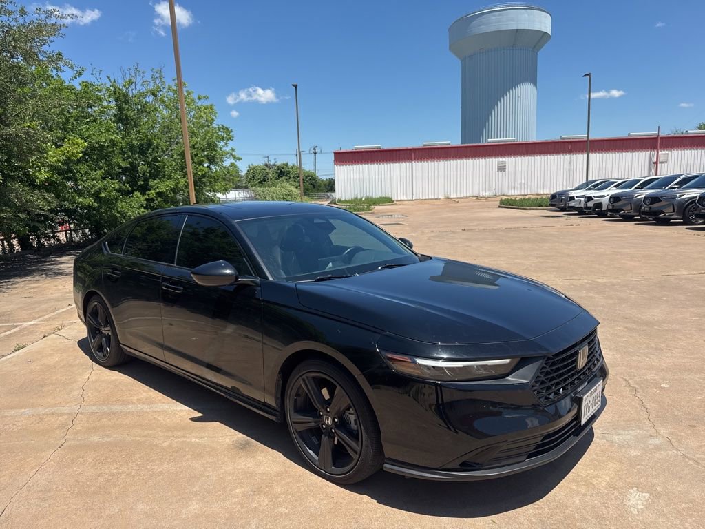Used 2023 Honda Accord Sport image 3