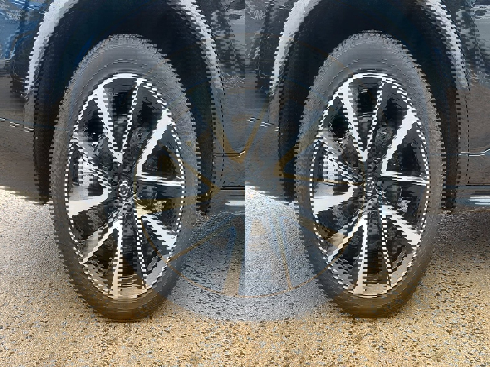 Used 2020 Volvo XC90 T6 Momentum w/ Protection Package Premier image 45