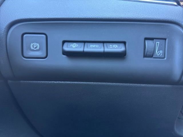 Certified 2024 Buick Enclave Avenir w/ Avenir Technology Package image 5