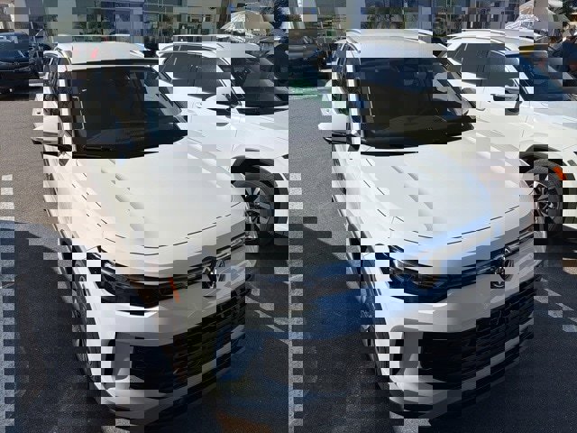 Used 2025 Volkswagen Tiguan S image 15