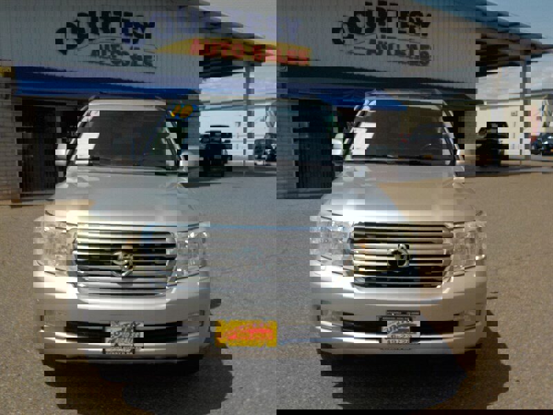 Used 2010 Toyota Land Cruiser image 16