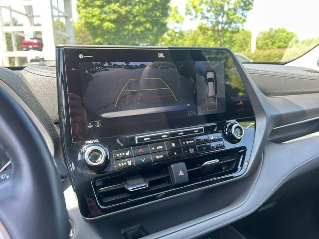 Used 2022 Toyota Highlander Limited FWD image 28