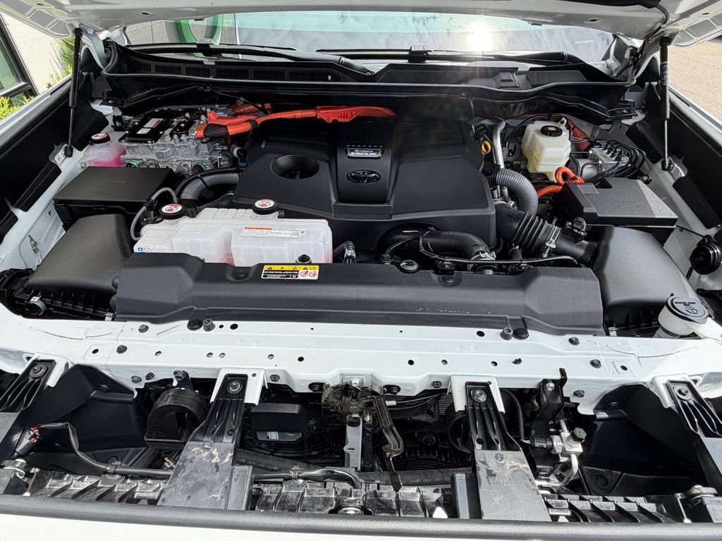 Used 2025 Toyota Sequoia Limited AWD/4WD image 7