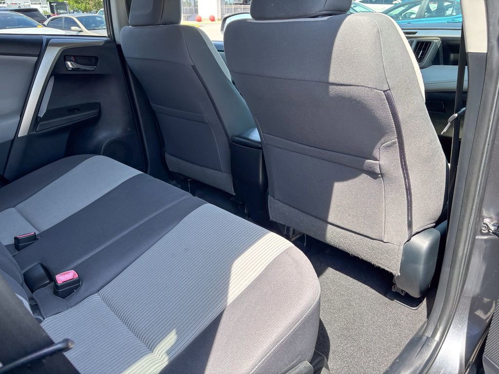 Used 2015 Toyota RAV4 XLE AWD/4WD image 36
