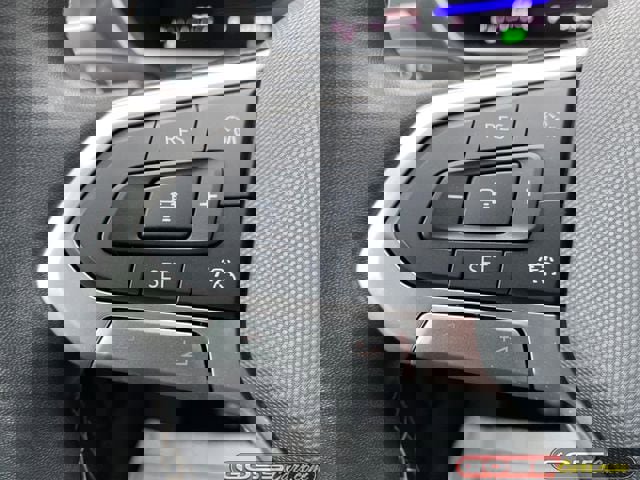 Used 2024 Volkswagen Tiguan SE image 16