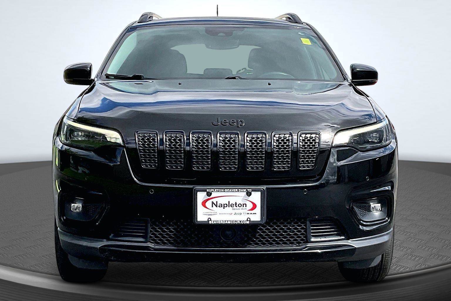 Used 2023 Jeep Cherokee Altitude Lux AWD/4WD image 3