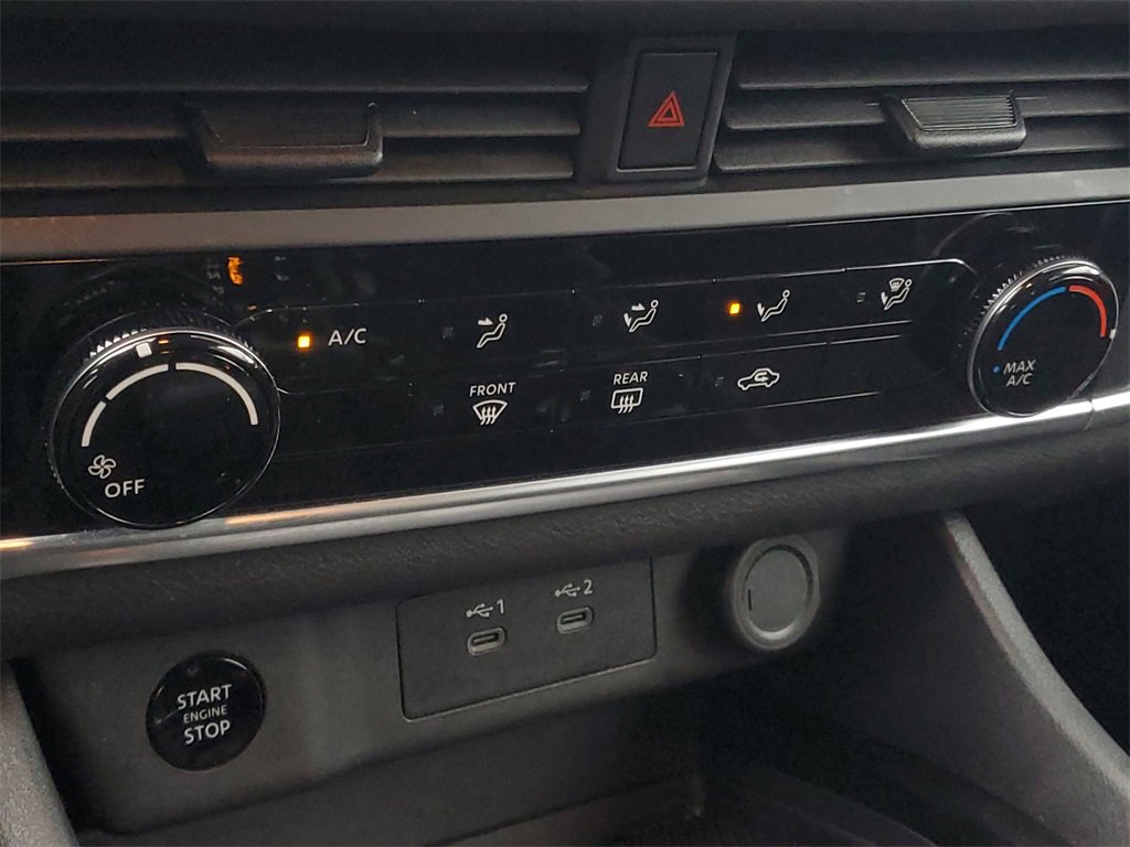 Used 2024 Nissan Rogue S image 19