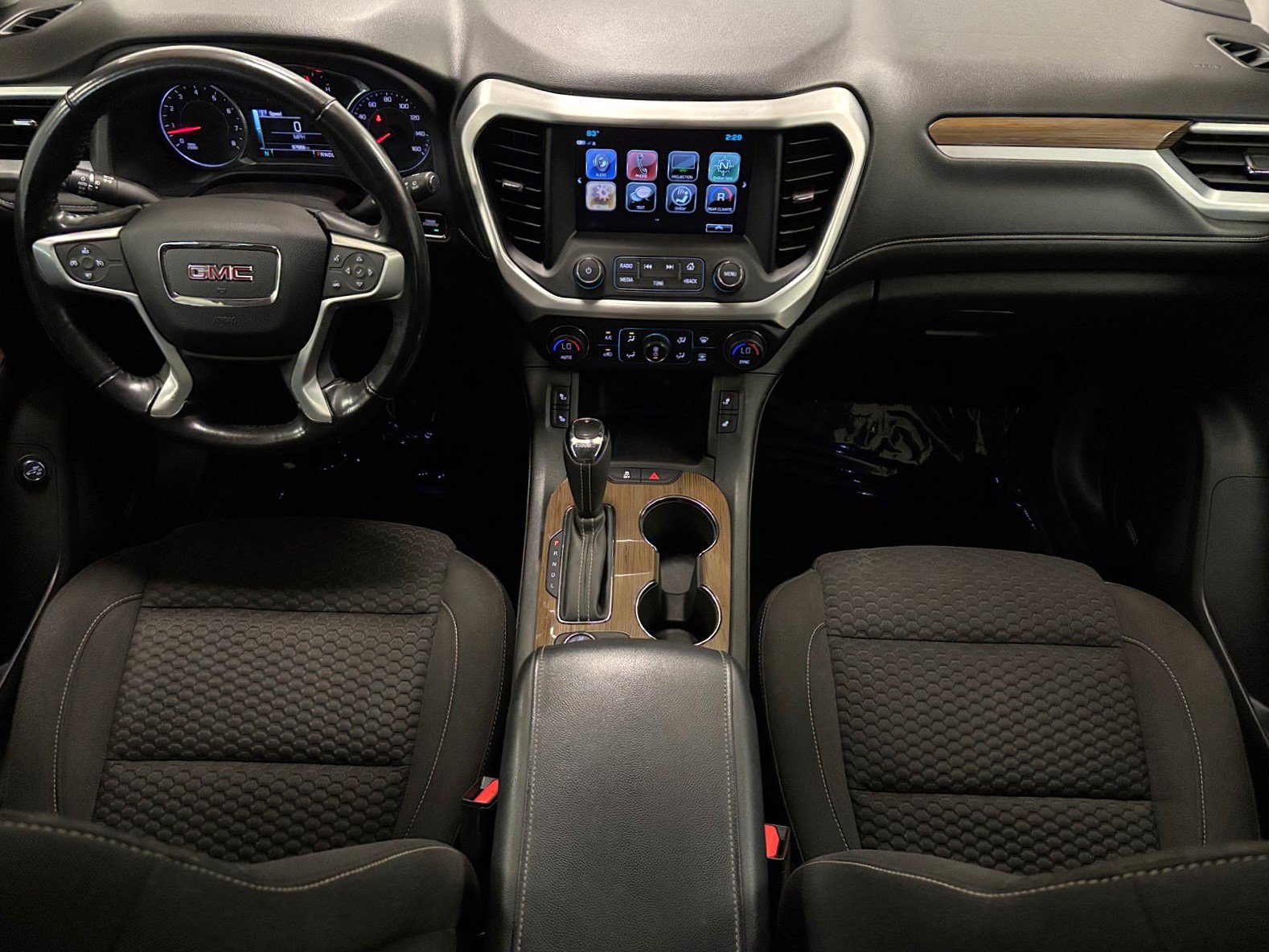 Used 2019 GMC Acadia SLE FWD image 14