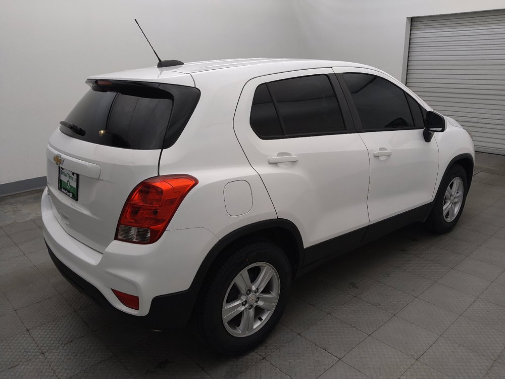 Used 2020 Chevrolet Trax LS w/ Tint and Cruise Package FWD image 9