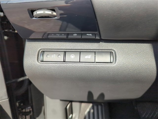 Certified 2025 Nissan Pathfinder SV w/ SV Premium Package image 35