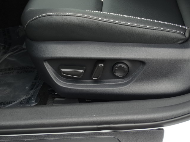 New 2026 Toyota Camry Hybrid FWD image 7