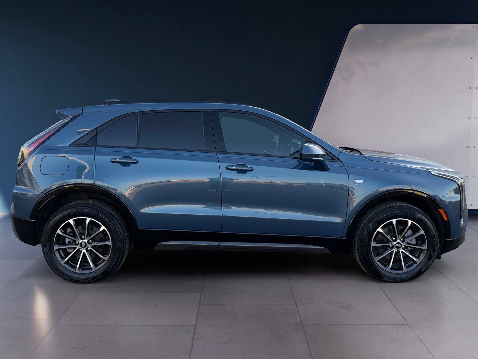 Used 2025 Cadillac XT4 Sport FWD image 6