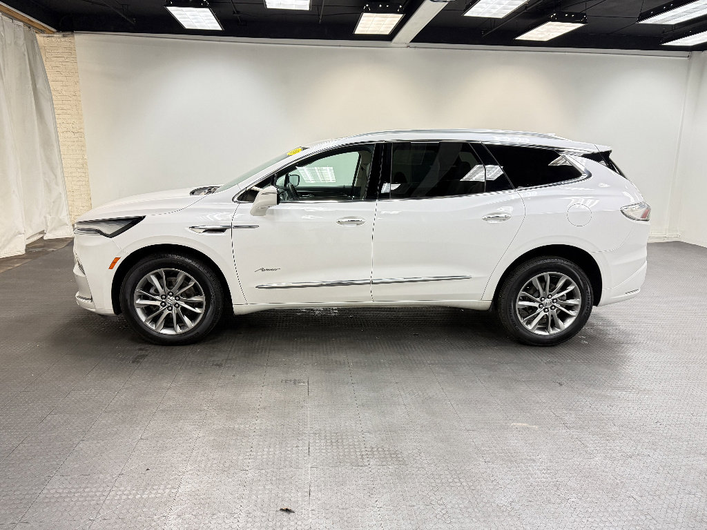 Used 2024 Buick Enclave Avenir w/ Avenir Technology Package AWD/4WD image 2