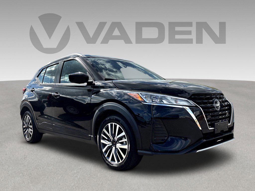 Used 2024 Nissan Kicks SV FWD image 1