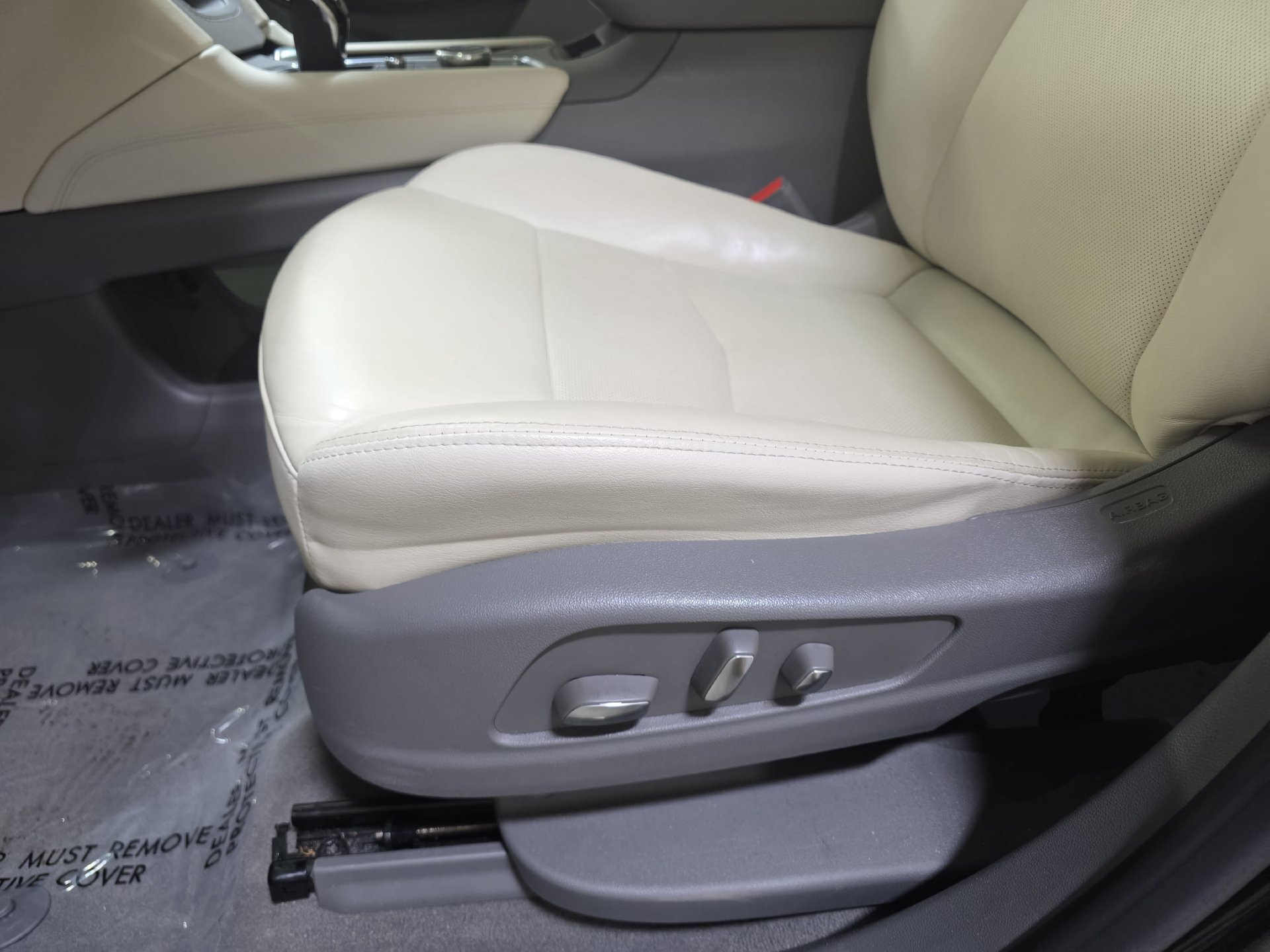 Used 2023 Cadillac XT5 Premium Luxury w/ Technology Package AWD/4WD image 28
