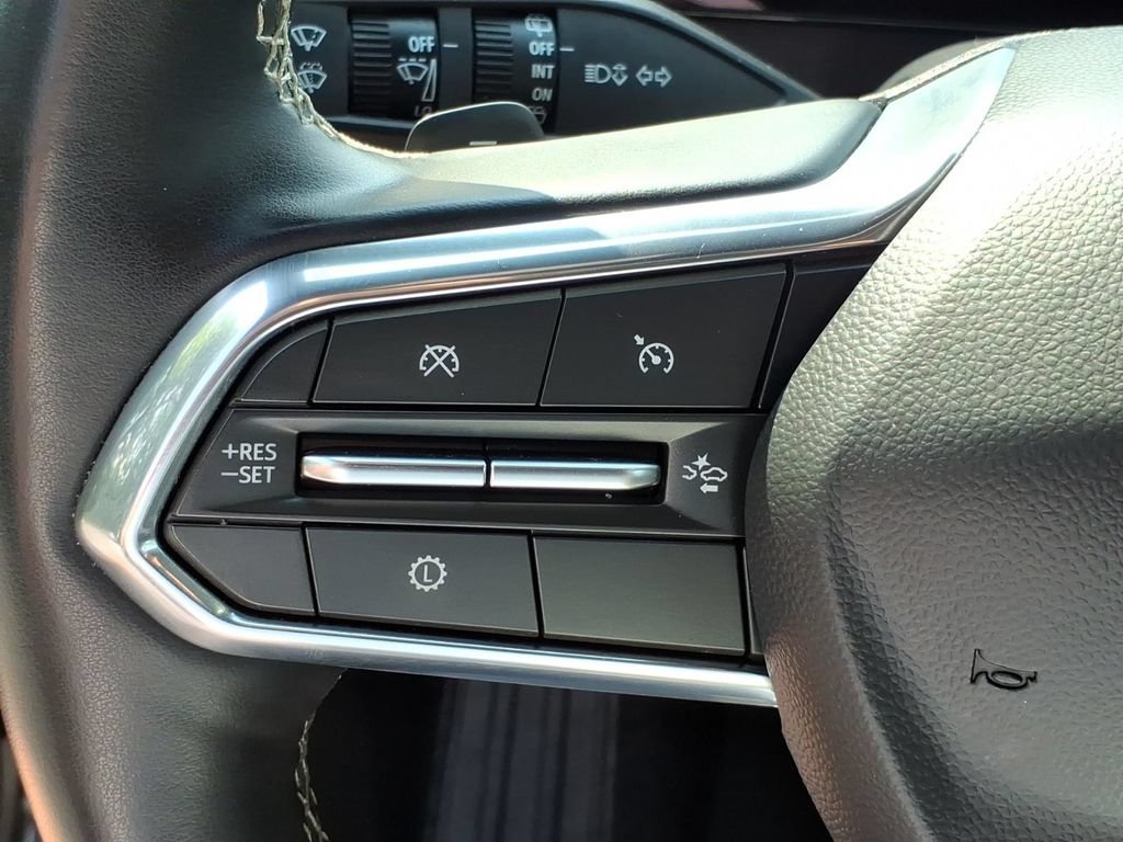 Used 2025 Chevrolet Traverse LT AWD/4WD image 18