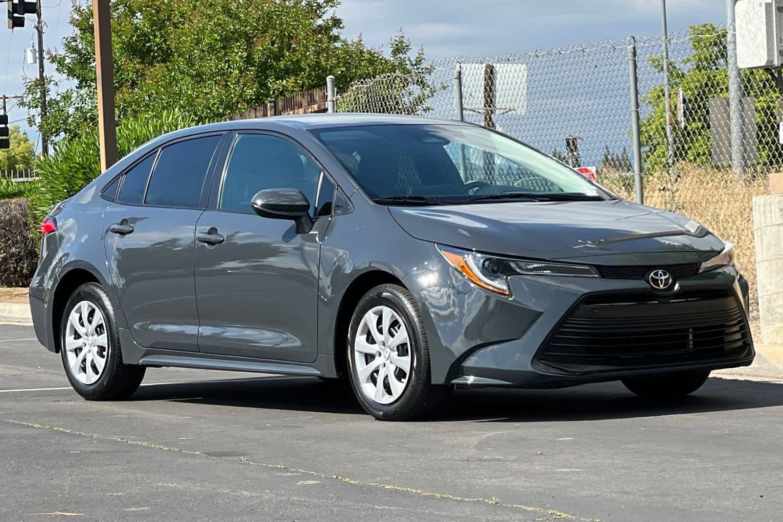 Used 2024 Toyota Corolla LE FWD image 10