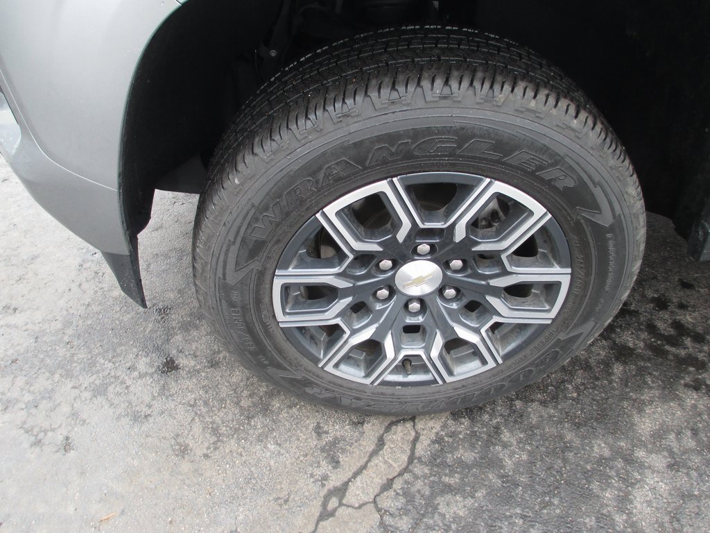 Used 2023 Chevrolet Colorado LT w/ LT Convenience Package III image 15