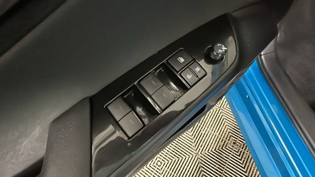 Used 2019 Toyota Prius Prime Premium FWD image 10