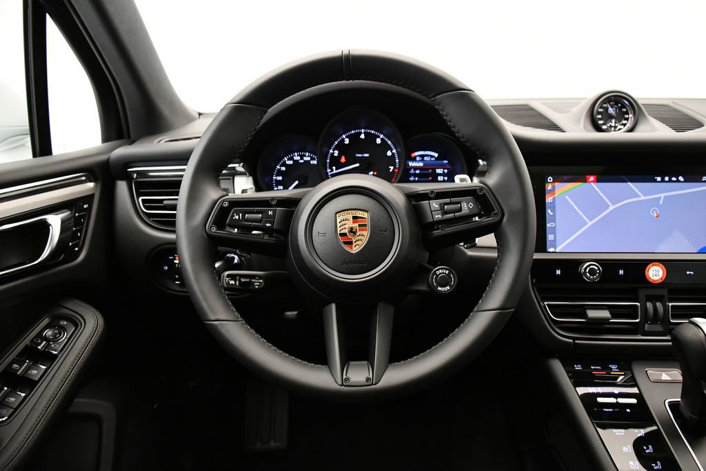 Used 2026 Porsche Macan AWD/4WD image 26