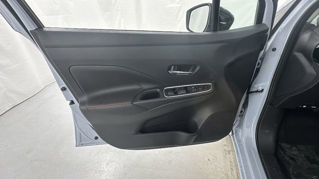 New 2025 Nissan Versa SR w/ Trunk Package image 16