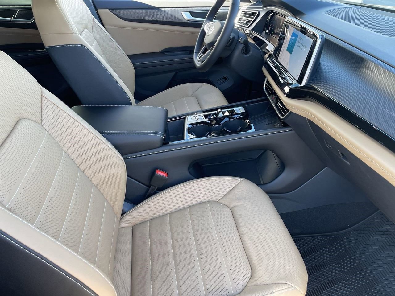 New 2026 Volkswagen Atlas Cross Sport SEL R-Line image 8