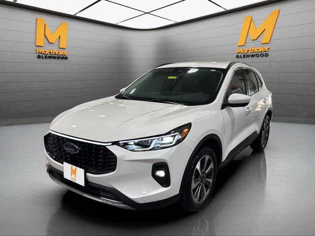 Used 2024 Ford Escape Platinum image 4