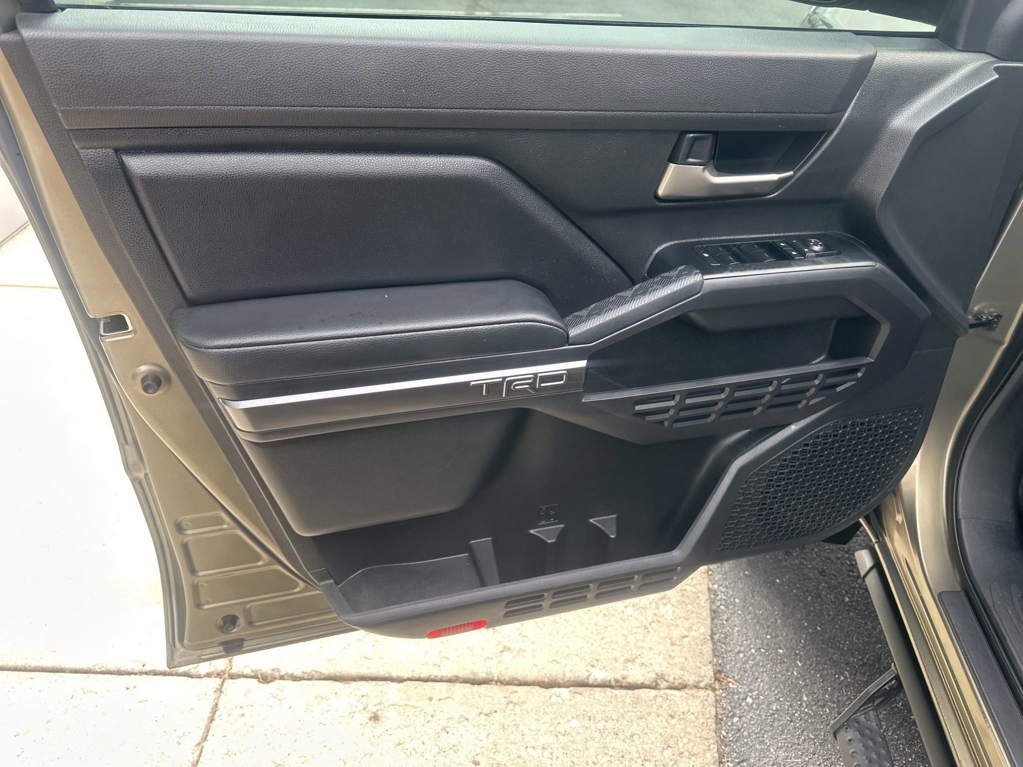 Used 2024 Toyota Tacoma TRD Sport AWD/4WD image 18