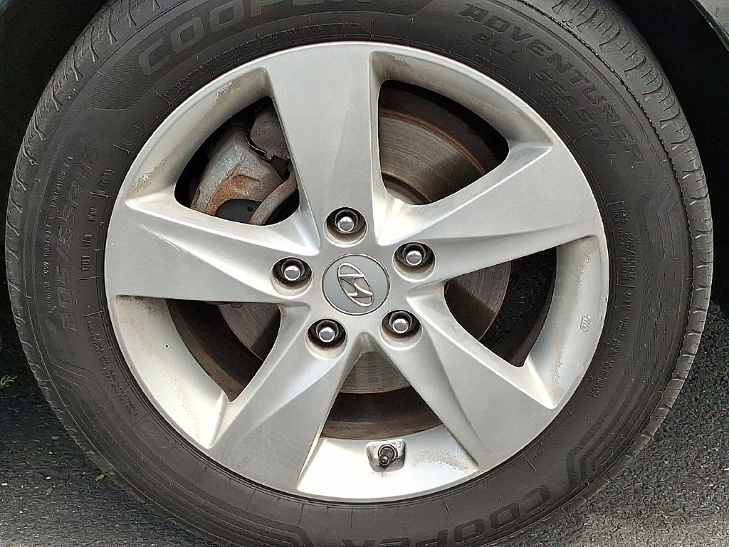 Used 2011 Hyundai Elantra GLS w/ Preferred Equipment Pkg 3 FWD image 8