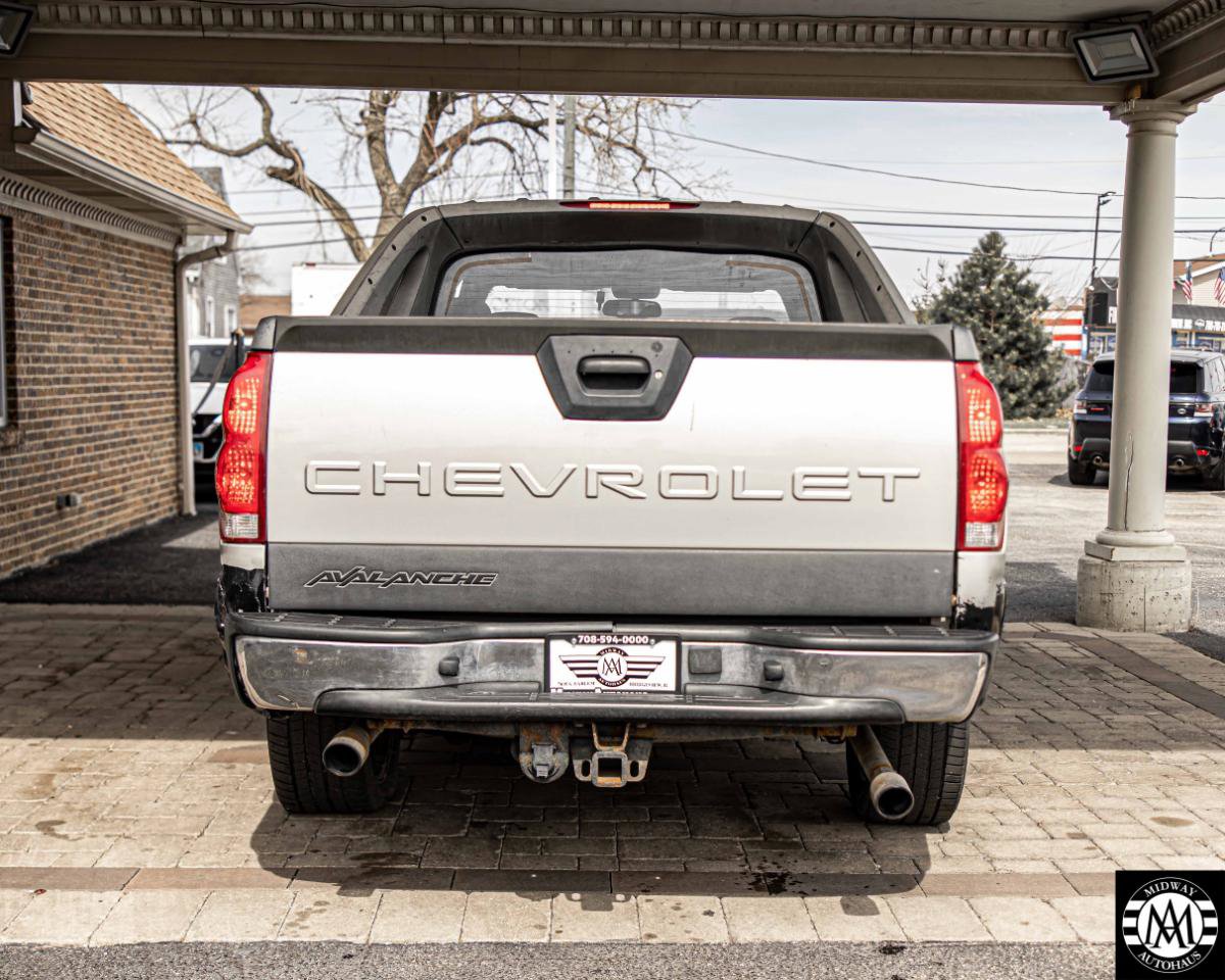 Used 2004 Chevrolet Avalanche 4x4 w/ Preferred Equipment Group image 5