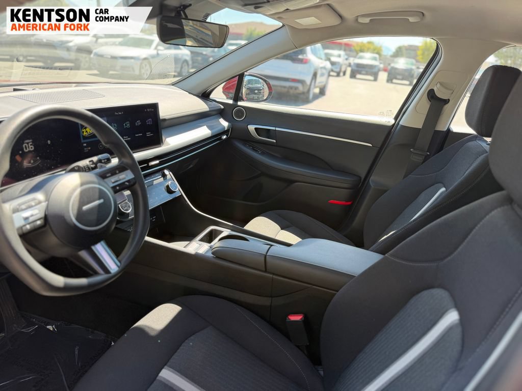 Used 2025 Hyundai Sonata SEL FWD image 31