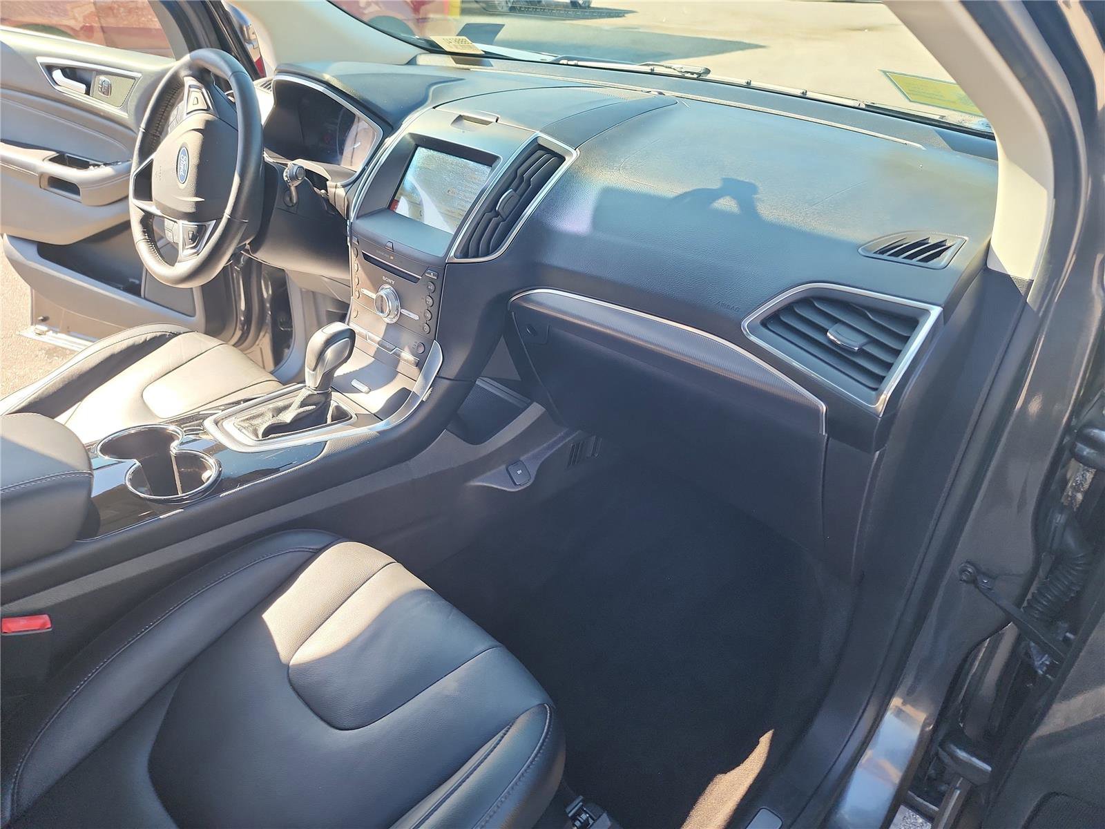 Used 2018 Ford Edge Titanium w/ Technology Package image 23