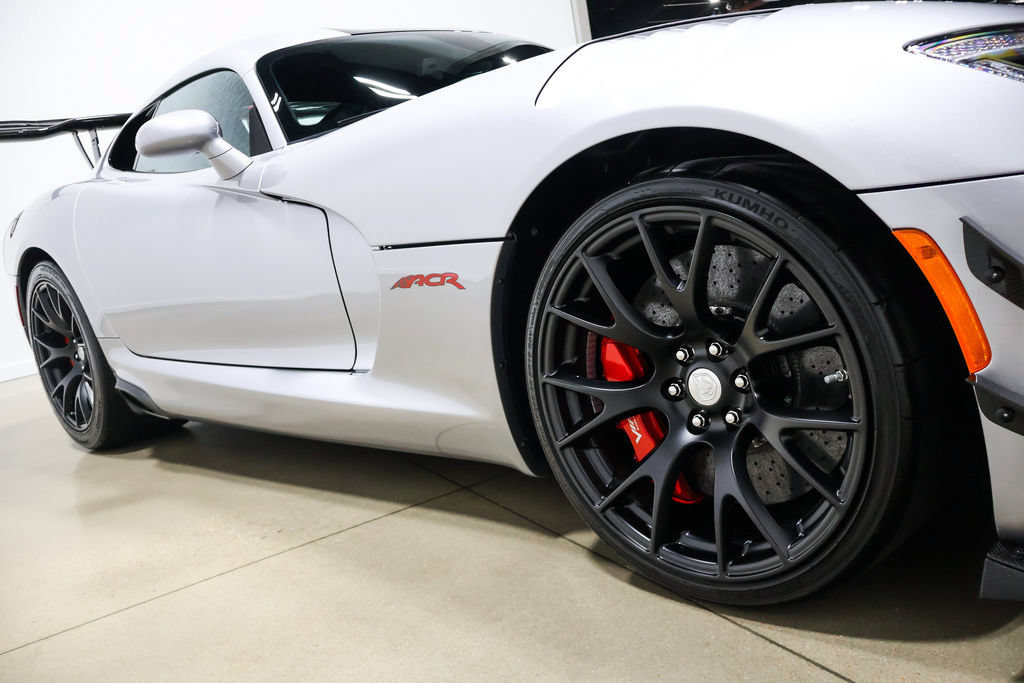 Used 2017 Dodge Viper ACR w/ Extreme Aero Package RWD image 24