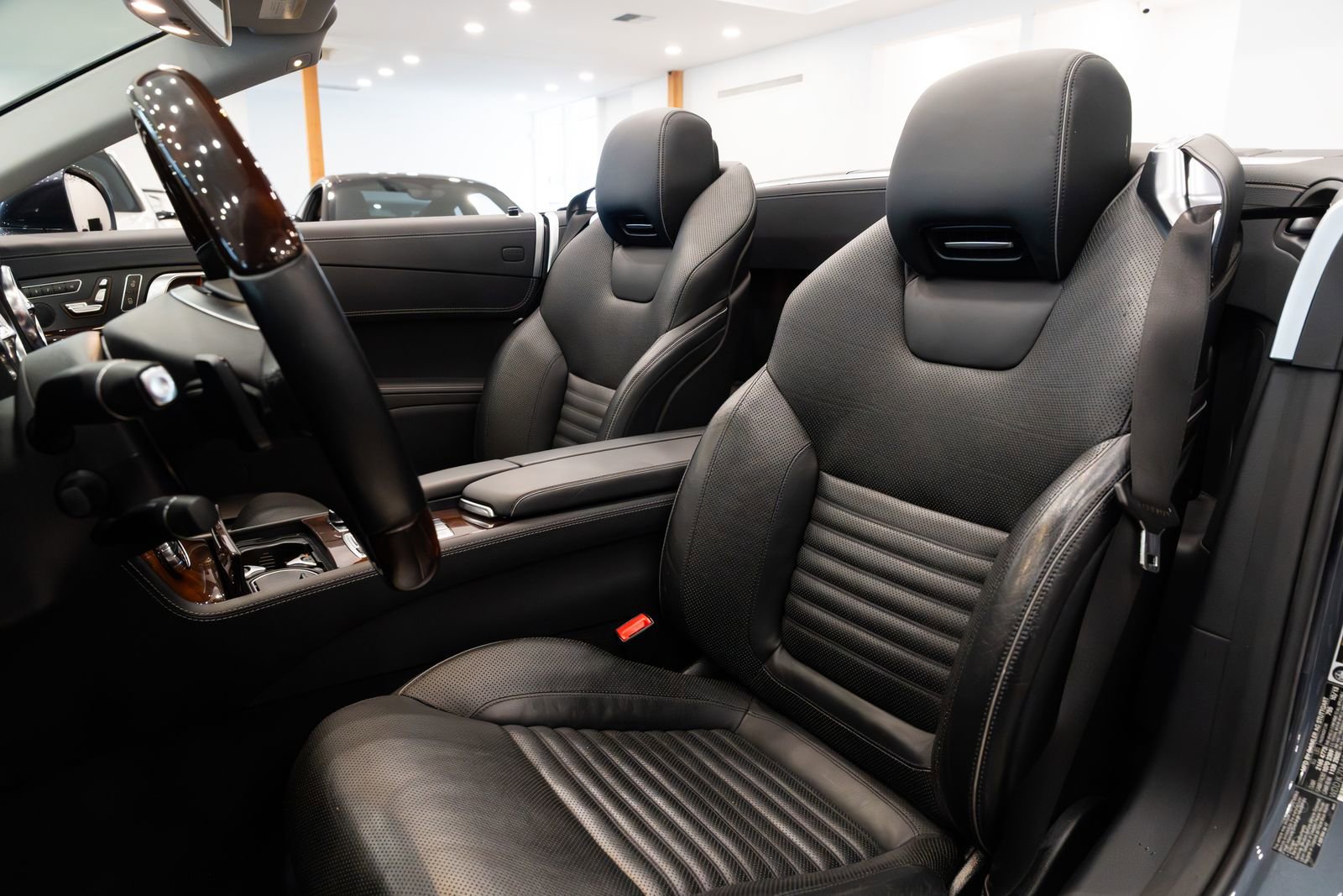 Used 2014 Mercedes-Benz SL 550 image 10