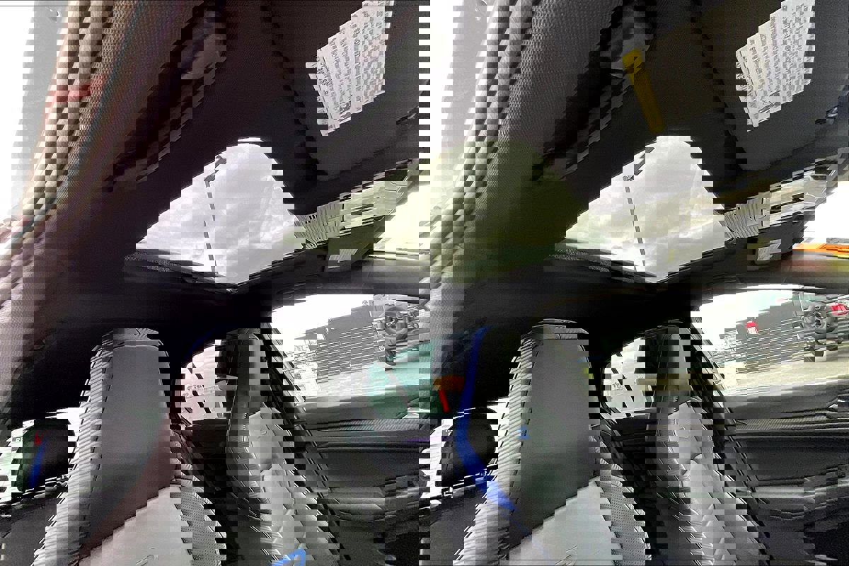 Used 2024 Volkswagen Golf R image 13