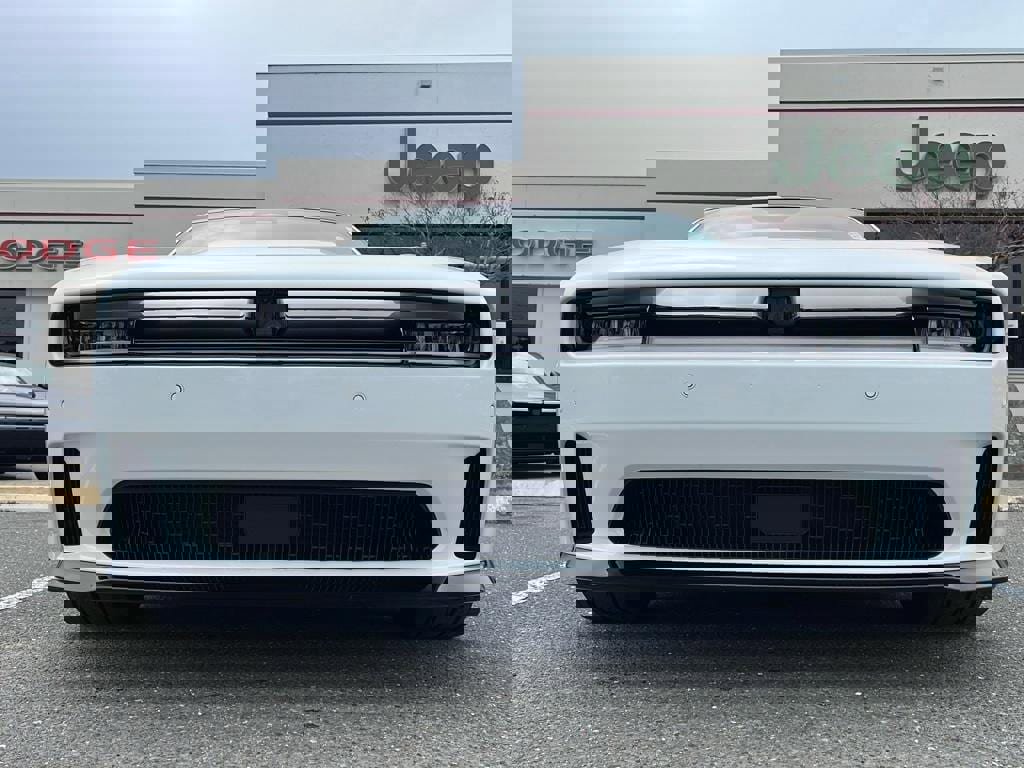 Used 2024 Dodge Charger Scat Pack w/ Plus Group image 2