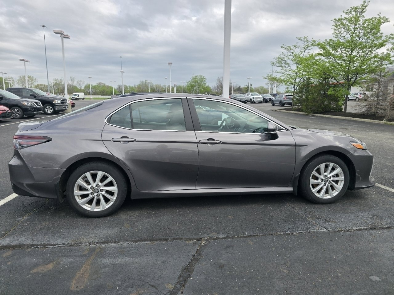 Used 2023 Toyota Camry LE w/ Convenience Package image 8