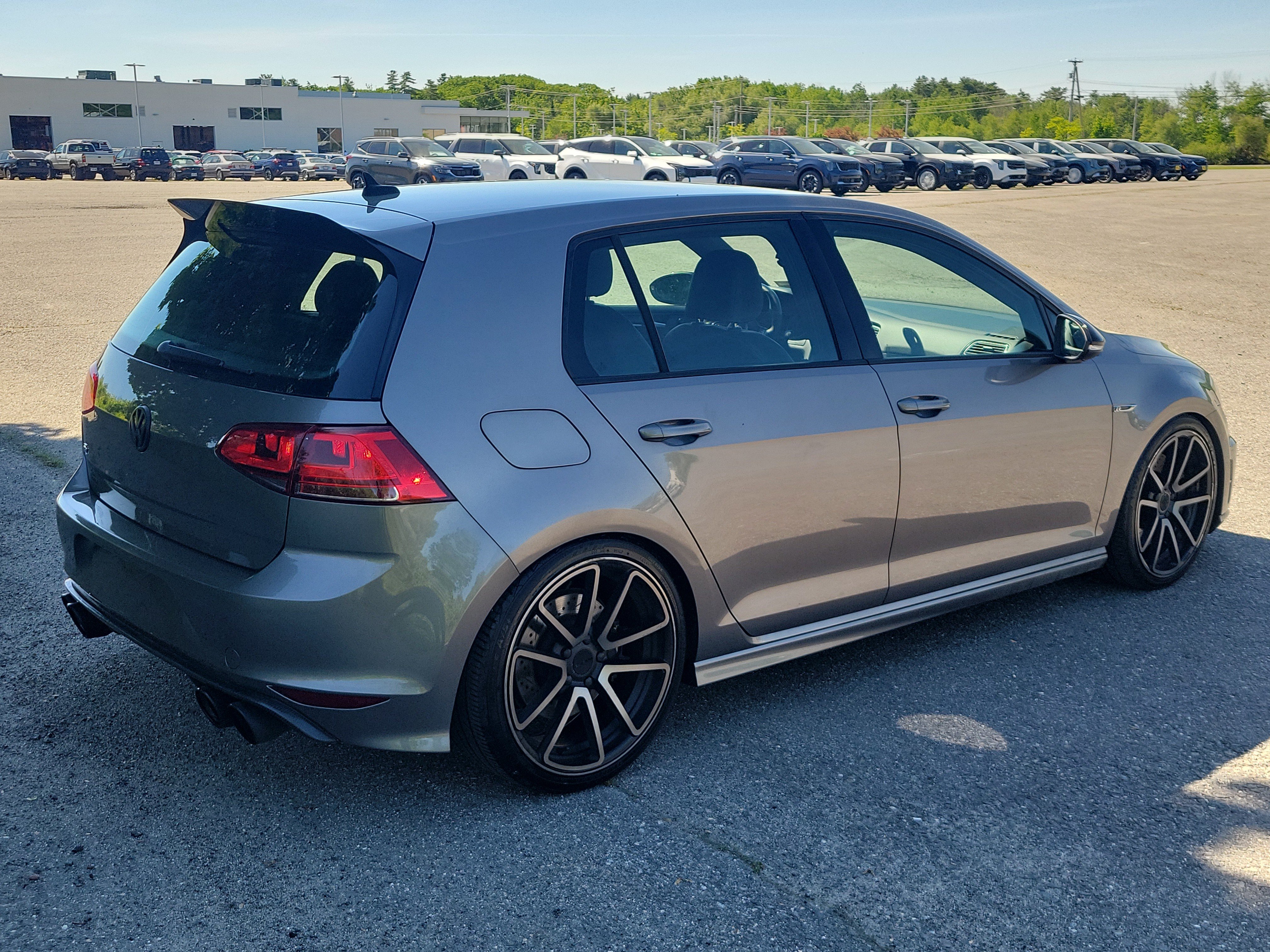 Used 2016 Volkswagen Golf R 4-Door AWD/4WD image 5